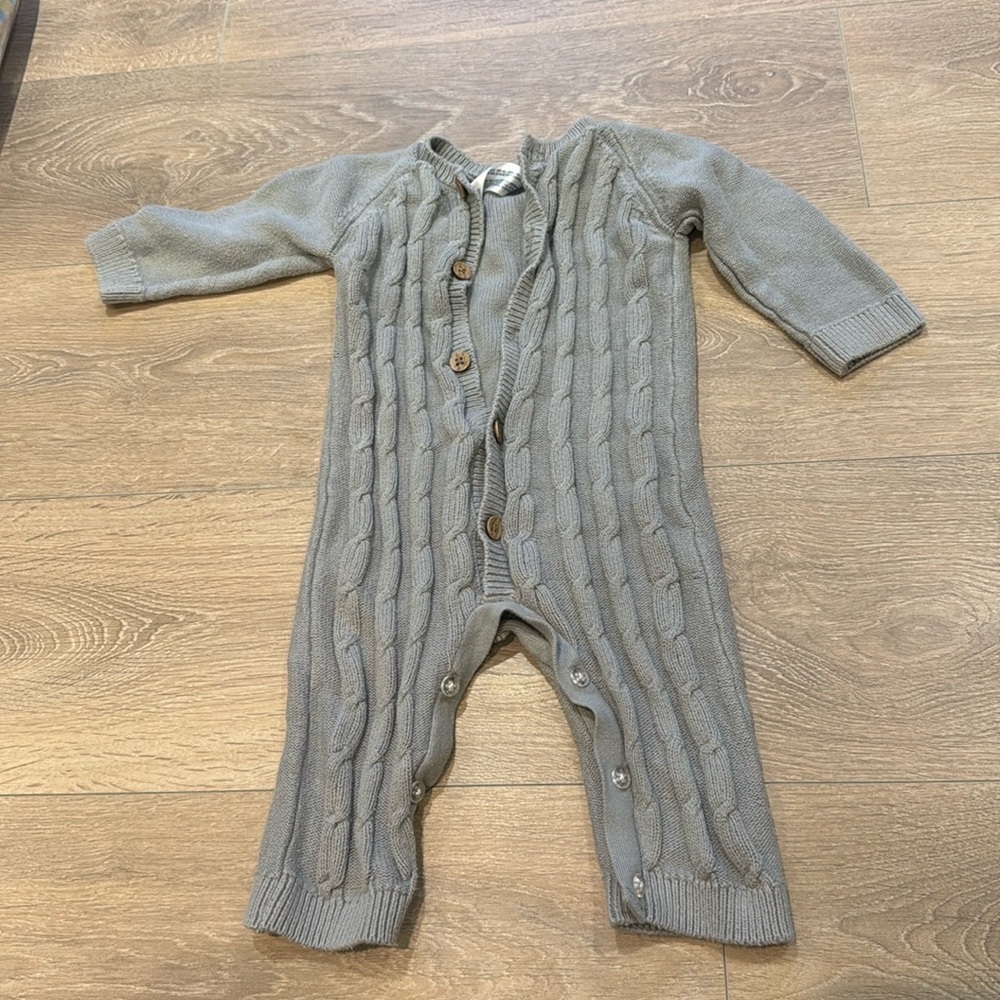 ANKO BABY BOY GIRL NEUTRAL GRAY KNIT BUTTON DOWN ONESIE 6-12M